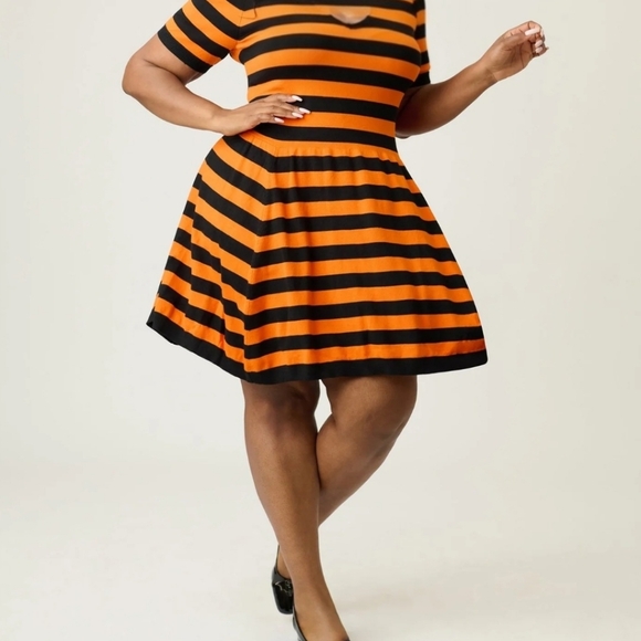 ⭐️ Host Pick⭐️ Unique Vintage | Black Orange Swing Halloween Themed Dress - Picture 13 of 14